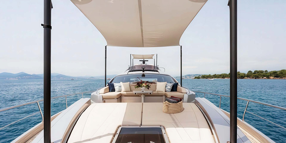 Аренда яхты Pershing 8X во Франции